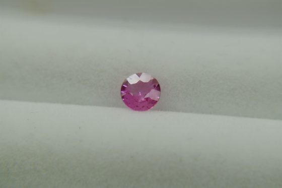 Strong Pink Sapphire - Round - 0.55 ct - COR authenticated