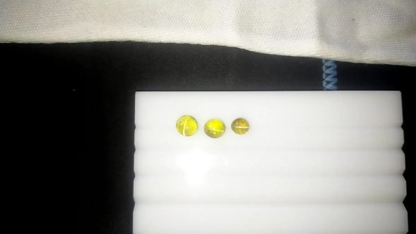 3 Unheated Top Quality Chrysoberyl Cat's Eye Lot - Cabochon - 4.05 ct - COR authenticated