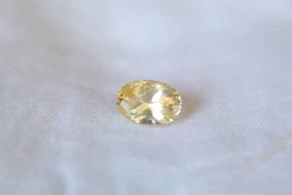 Vivid Metallic Yellow Sapphire - Oval - 1.81 ct - COR authenticated