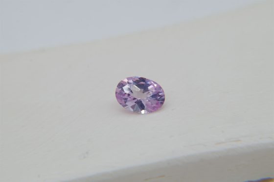 Bi-Color Metallic Violet-Pink Sapphire - Oval - 0.82 ct - COR authenticated