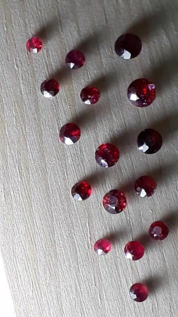 Unheated Purplish Red Ruby Lot - Round - 2.45 ct - COR authenticated