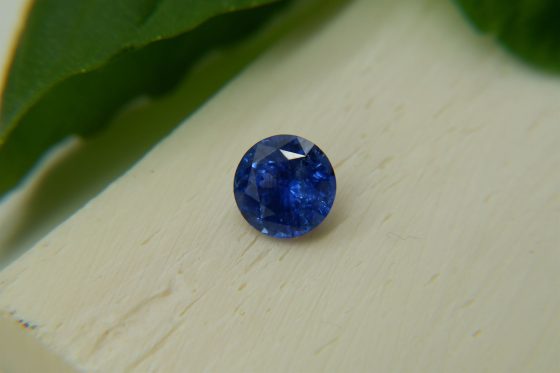 Neon Cornflower Blue Sapphire - Round - 1.576 ct - AGL certified