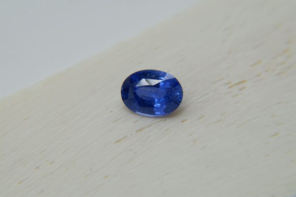 Cornflower Blue Sapphire - Oval - 1.513 ct - AGL certified