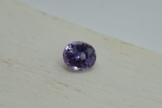 Vivid Violet Sapphire - Oval - 1.902 ct - AGL certified