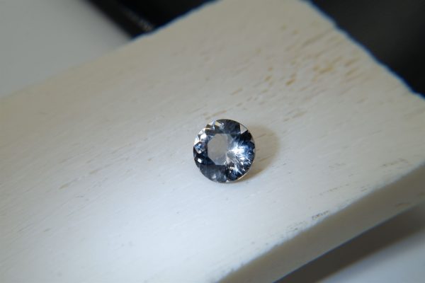 Vivid Green Sapphire - Round - 1.25 ct