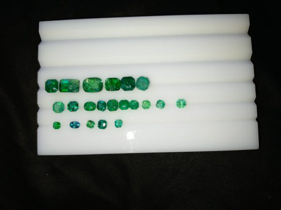 21 Untreated Emerald Lot - Various - 7 ct - COR authenticated