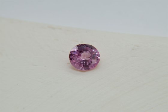 Vivid Padparadscha Sapphire - Oval - 1.038 ct - AGL certified