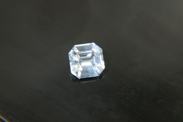 Premium: Vivid Crisp White Sapphire - Octagon - 1.682 ct - AGL certified