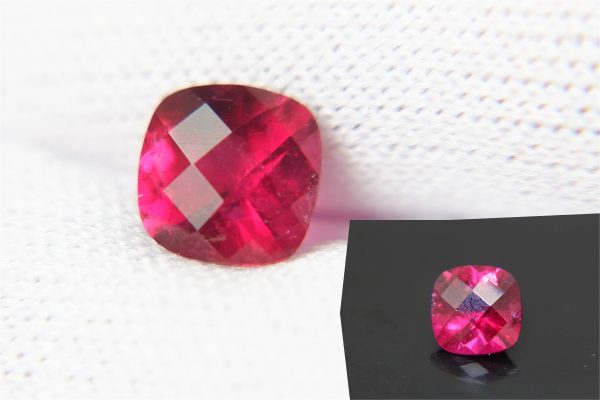Rubellite - Cushion - 0.78 ct - COR authenticated
