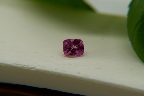 Vivid Pink Sapphire - Rectangular - 0.90 ct - COR authenticated