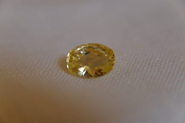 Vivid Lemon-Yellow Sapphire - Rectangular - 2.70 ct - AGL certified