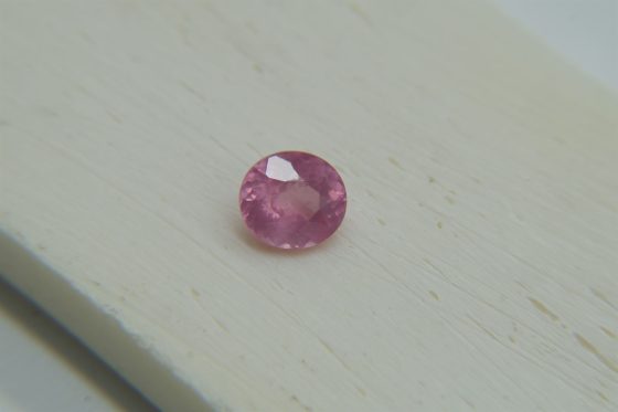 Rare: Neon Fire Pink Mahenge Spinel - Oval - 1.15 ct - COR authenticated