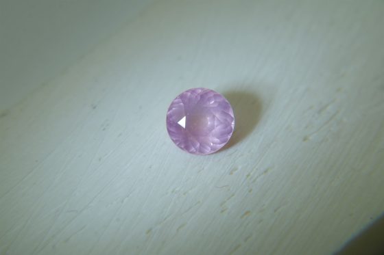 Rare: Neon Fire Pink Mahenge Spinel - Round - 1.15 ct - COR authenticated