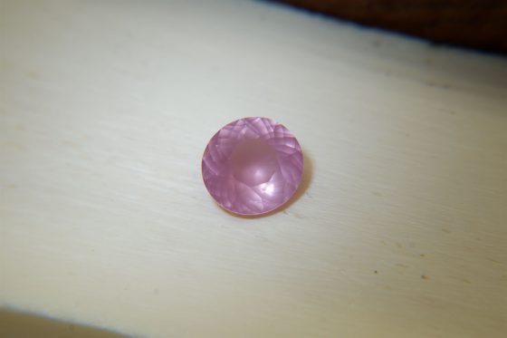 Rare: Neon Fire Pink Mahenge Spinel - Round - 1.75 ct - COR authenticated