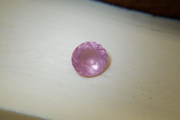 Rare: Neon Fire Pink Mahenge Spinel - Round - 1.75 ct - COR authenticated
