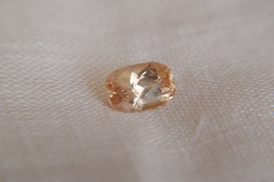 Peach Sapphire, unheated, GIA certified 2.36 ct