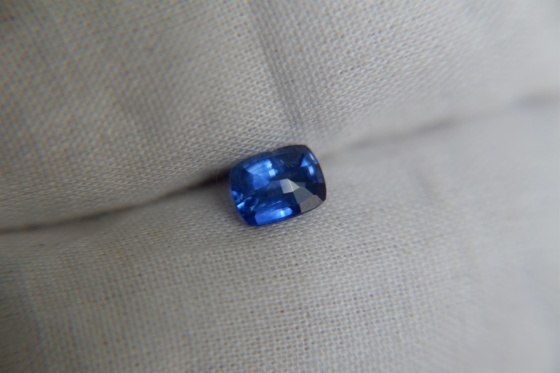 Vivid Cornflower Blue Sapphire, hand cut GIA certified 0.95 ct