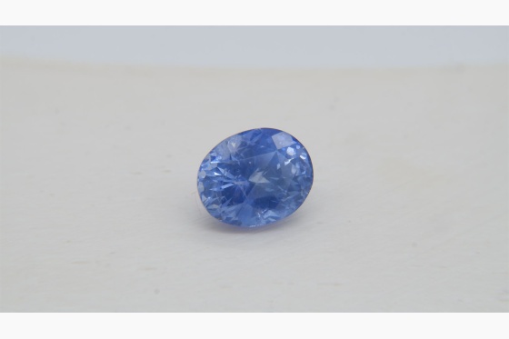 Vivid blue Sapphire, GIA certified 3.16 ct