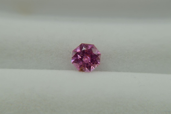 Strong Pink Sapphire, handcrafted cut 1.15 ct