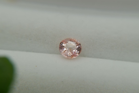 yellowish-Bronze Sapphire, handcrafted cut 1.15 ct