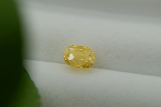 Intense neon Yellow Sapphire, designer cut 2.10 ct