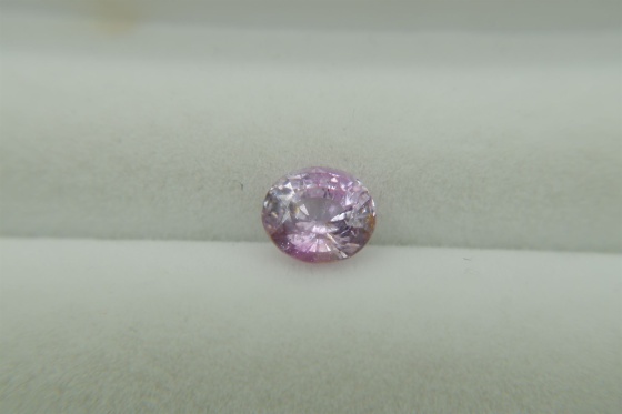 Pastel Violet Sapphire, handcrafted cut 1.75 ct