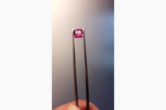 Purplish Pink Sapphire, unheated, GIA certified 1.53 ct