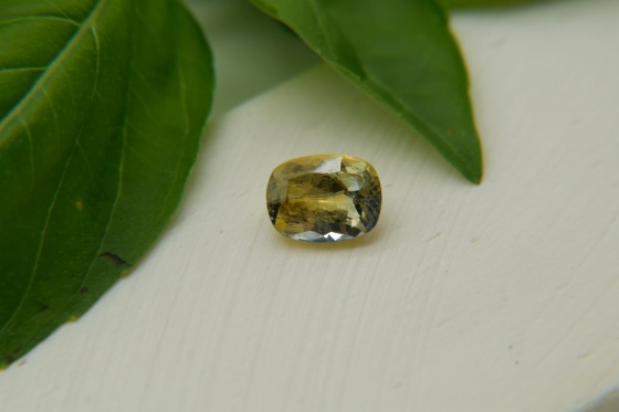 Yellow Sapphire, designer cut 1.50 ct