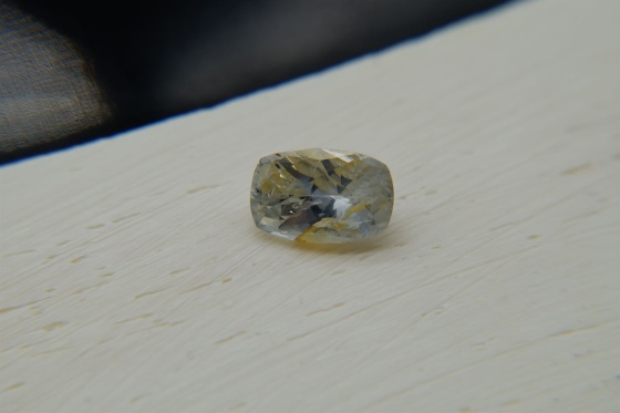 Pastel yellow blue sapphire, design cut 2.05 ct