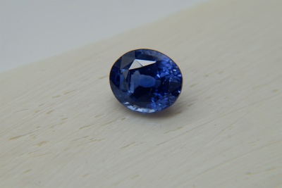 PREMIUM: Neon Cornflower Blue Sapphire, GIA certified 3.65 ct