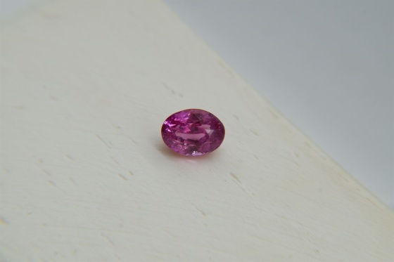 PREMIUM: Vivid red pink Sapphire, padparadscha-like 1.00 ct