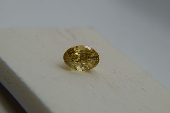 PREMIUM: Vivid Neon Yellow Sapphire, GIA certified 2.75 ct