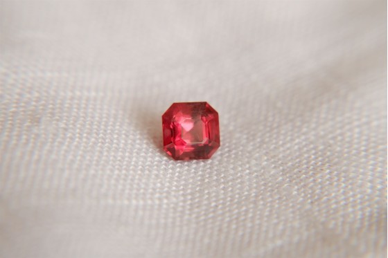 Padparadscha Sapphire - Cushion - 1.12 ct. - GIR