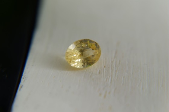 Intense neon Yellow Sapphire - Cushion - 2.05 ct. - COR