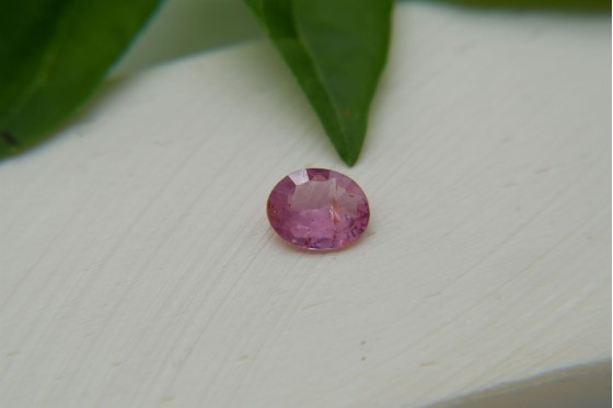 purplish-Pink Sapphire - Oval - 0.8 ct. - COR