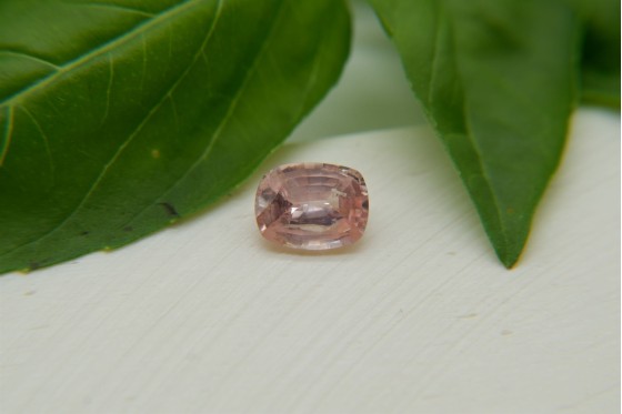 Pastel orangish-Pink Sapphire - Rectangular - 1.25 ct. - COR