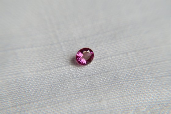 purplish pink Sapphire - Oval - 0.34 ct. - GIA