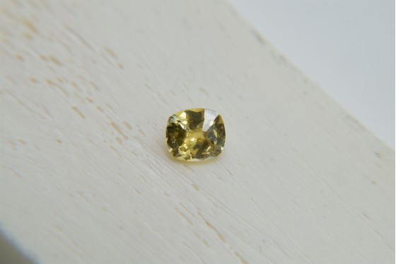 PREMIUM: Vivid intense Yellow Sapphire - Rectangular - 0.8 ct. - COR