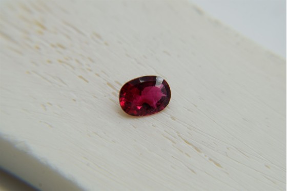 APPRAISED PREMIUM: Vivid Red Rubellite - Oval - 0.7 ct. - COR