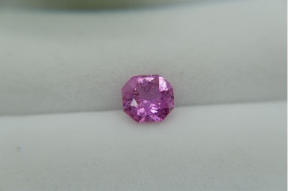 Vivid Pink Sapphire - Oval - 1.5 ct. - COR